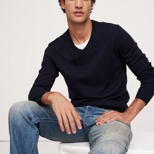 Men's Black Banana Republic Extra Find Italian Merino V neck Sweater